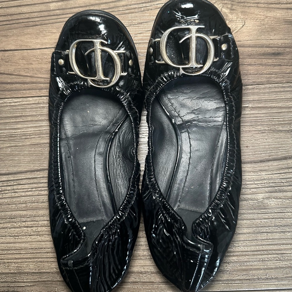 Vintage Christian Dior flats with logo!